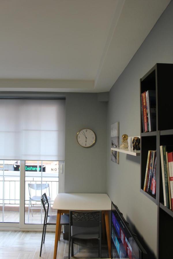 2V1 - Blloku Bkt Apartamento Tirana Exterior foto