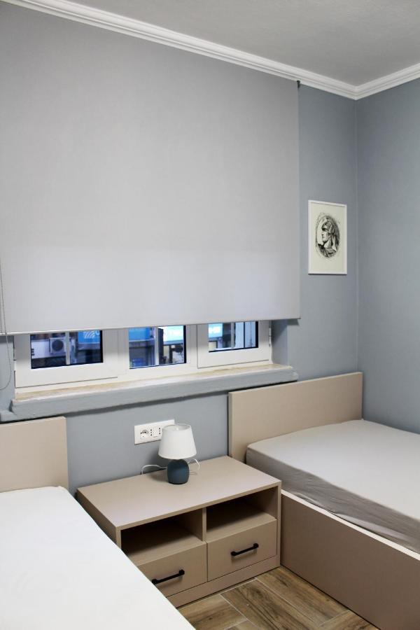 2V1 - Blloku Bkt Apartamento Tirana Exterior foto